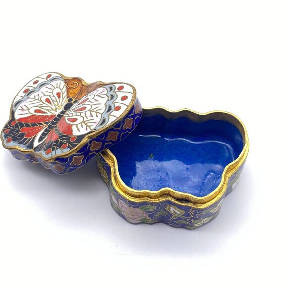 Cloisonne Butterfly pill box trinket box small white blue floral Enamel - Picture 7 of 10